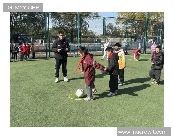 独山子足球明星赛盛况空前各路明星齐聚展现足球魅力与激情