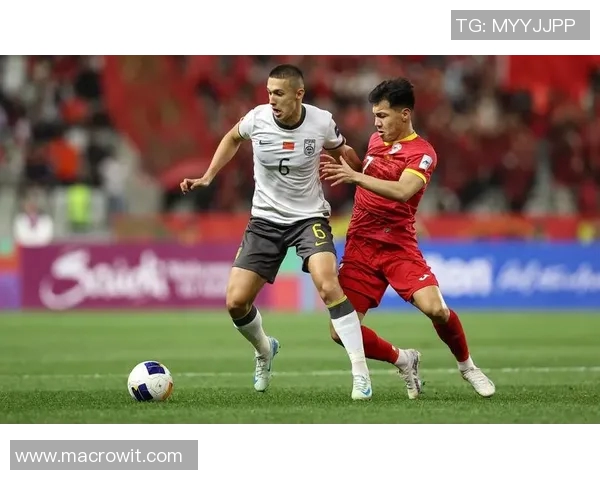 亚洲足球明星留辫子发型引发热议展现个性与文化交融的时尚潮流